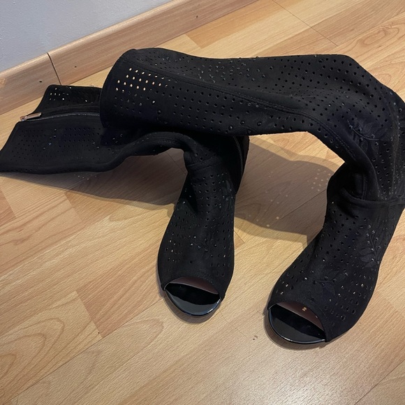 Brand new boots, newer worn suede knee high, open toe. - Picture 11 of 11
